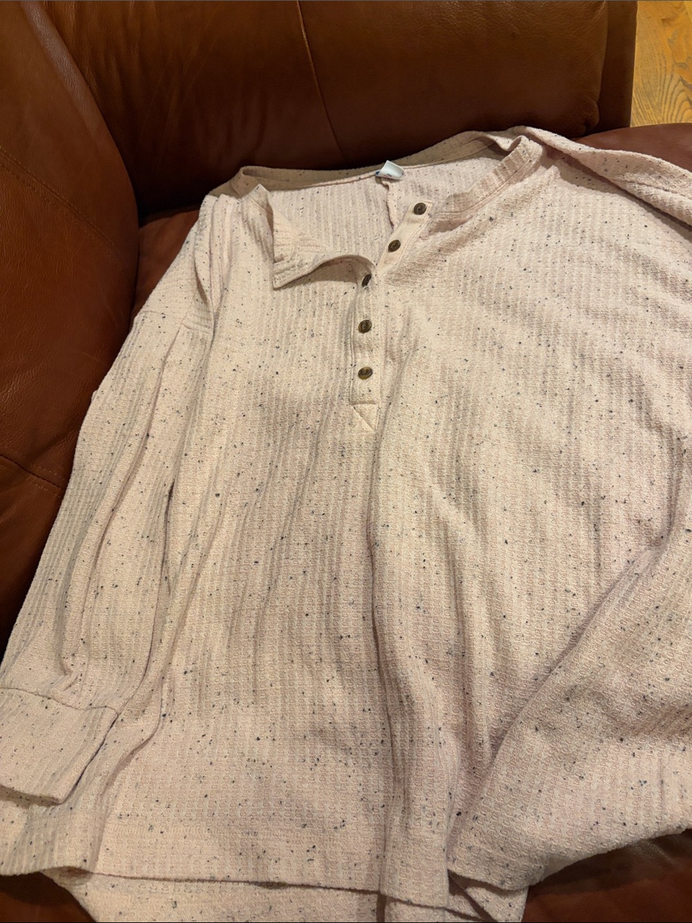 Old Navy Speckled Henley Long Sleeve Top in Light Pink 2X